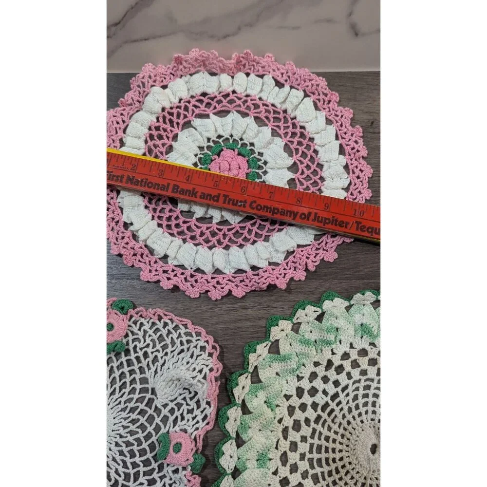 Handmade Crochet Lace Doilies Set Of 3 Pink White  Green‎ Floral Patterns Estate